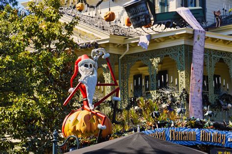2023 Opening Date For Haunted Mansion Holiday At Disneyland Announced