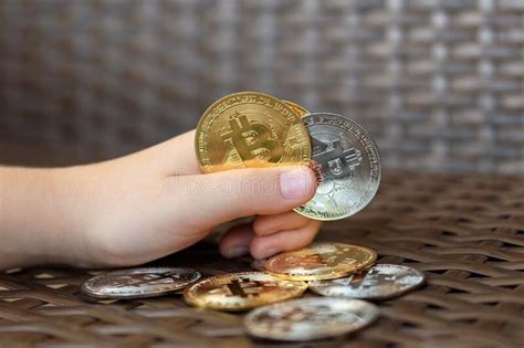 Learn how much time to transfer bitcoins between wallets. Bitcoins For Finance And Banking On Digital Stock Market ...