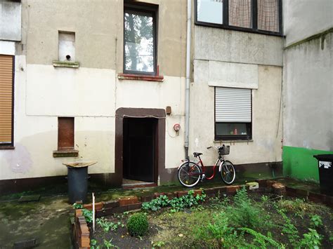 Jeder der stadtbezirke grenzt an den rhein. Mehrfamilienhaus in zentraler Lage von Duisburg-Hochfeld ...