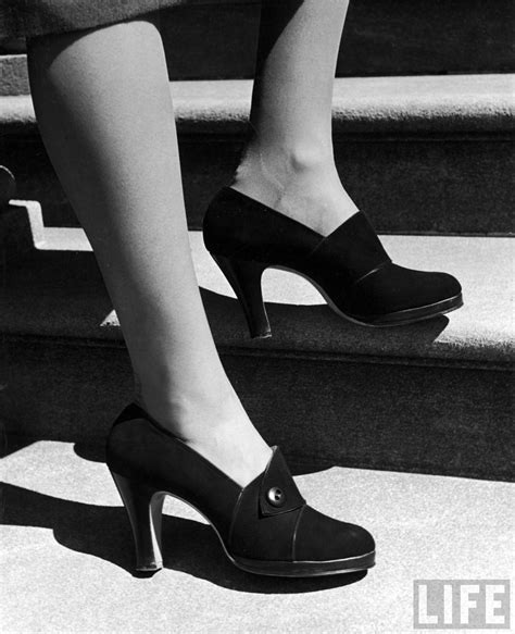 Short hair styles for curly hair. 1930's Fashion - Womens Shoe Styles