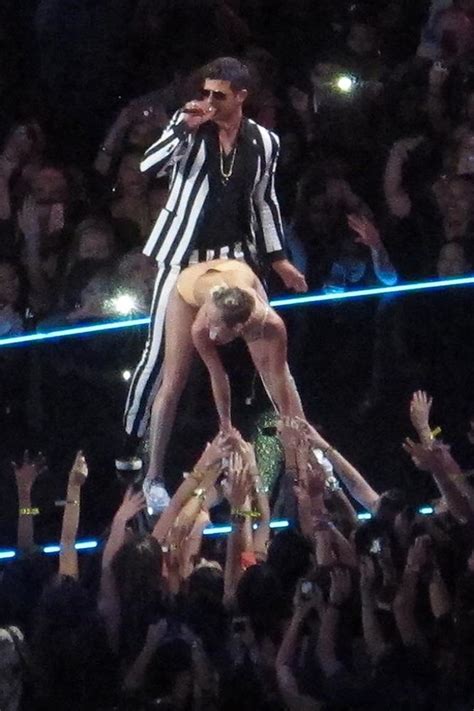Miley Cyrus Shocks In Flesh Coloured Bikini At Mtv Vmas