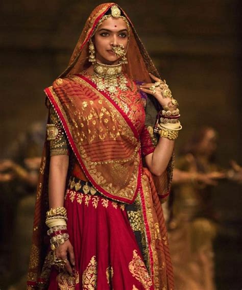 Padmavati Dress Collection In Padmavat Deepika Play Role Of Padmavat Ontetex