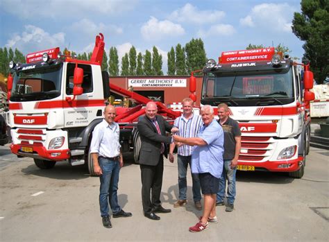 Introduction within the cost 358 pedestrians' quality needs cost project, the working group 1 focussed on collecting the available knowledge on the physical needs of pedestrians: DAF CF's voor Gerrit Methorst - Truckstar