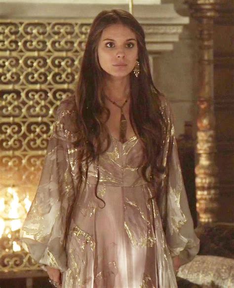 The CW S Reign Fashion Style In Reign Dresses Reign Fashion Fashion