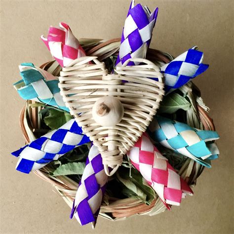 Your intelligent little bunny can easy get bored when they're home alone, which can lead to a variety of issues like depression or anxiety, potentially causing them. Large Love Forage Bowl in 2020 | Handmade pet, Paper twine ...
