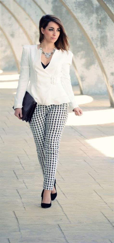 45 Casual Work Outfits For Women In Their 40s