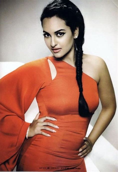 Fashion Bollywood Actress Sonakshi Sinha Hot Fashion Styles