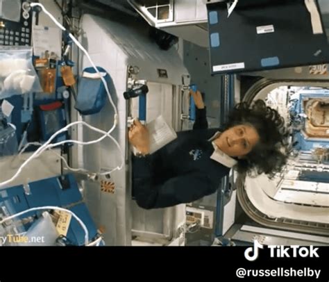 Astronaut Shows How She Goes To Sleep In Space