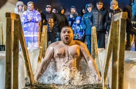Russians Brave The Ice In Annual Epiphany Swim The Moscow Times