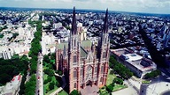 Imágenes aéreas 4K de la Catedral de la Plata en Argentina - El Drone