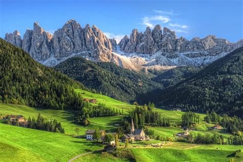 Sfondi Paesaggio Foresta Montagne Natura Erba Verde Villaggio Mattina Estate Dolomiti