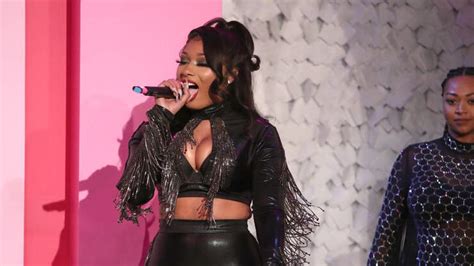 The musician confirmed in an instagram live in february that she is dating ﻿rapper pardison pardi ﻿fontaine. Megan Thee Stallion Previews New Track With Twerk Filled ...