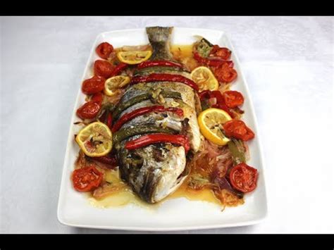 Se puede encontrar en pescaderías buenas y lo importante es comprarla. Dorada al horno con verduras | RECETA DE NAVIDAD - YouTube