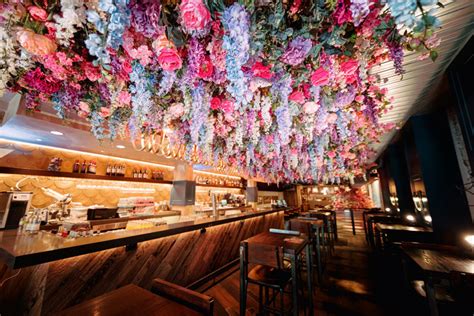 Flower Installations For Hotels Restaurants Retailers And Bars Amie