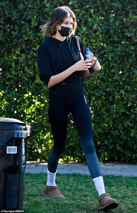 Kaia Gerber Cuts A Casual Figure In A Cropped Hoodie And Gym Leggings Daily Mail Online