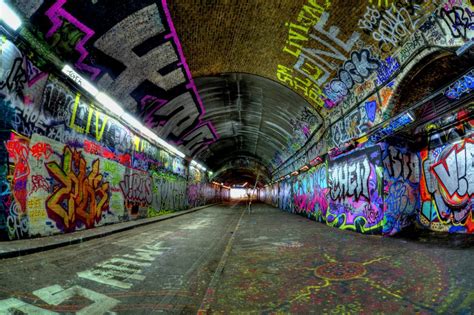 Grafitti Tunnel Galeriefraichattitude Fr