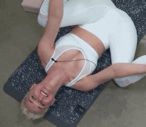 Kinky Gifs Of Katy Perrys Boobs Gifs Izispicy Hot Sex Picture