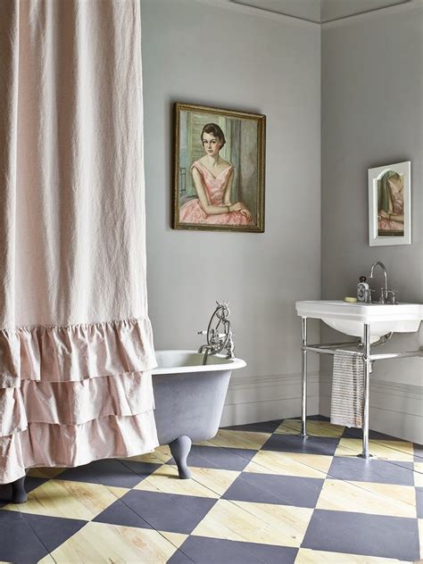 9 Impactful Ways To Use Paint In A Bathroom According To Designers