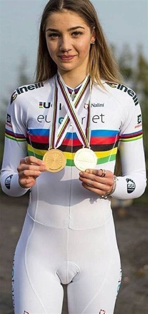 Pin By Marco Blanco Rais On Sports In Cycling Women Female Cyclist Cycling Girls