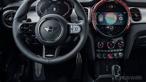 Mini Jcw Facelift Makes Its Global Debut Carwale
