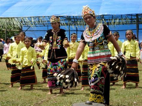 Orang india adalah etnik ketiga terbesar selepas melayu dan cina di malaysia. sekali pensil diraut, di sini tintaku tumpah, di sini ...