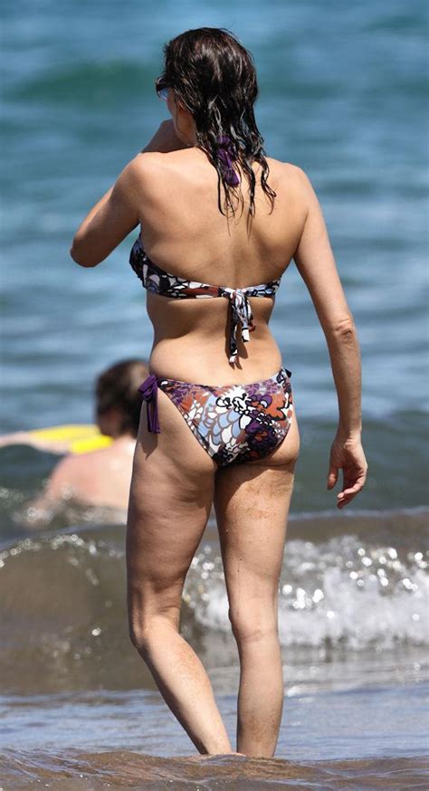 Teri Hatcher Desperate Housewives In Bikini Global Buzz Usa