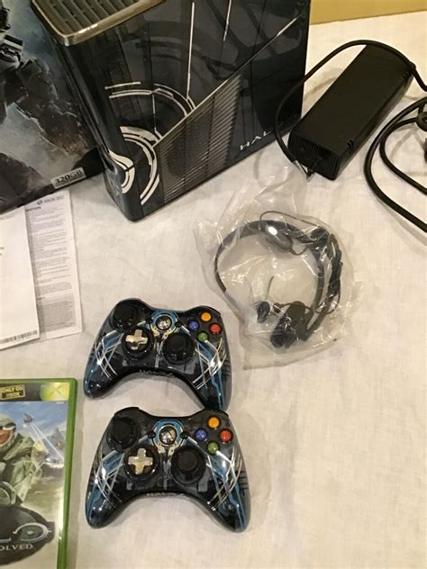 Microsoft Xbox 360 S Halo 4 Limited Edition Console Box2 Controllers