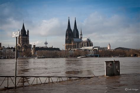 Das waren etwa 33 zentimeter mehr als einen tag zuvor. Hochwasser in Köln 2011 -1 Foto & Bild | deutschland ...