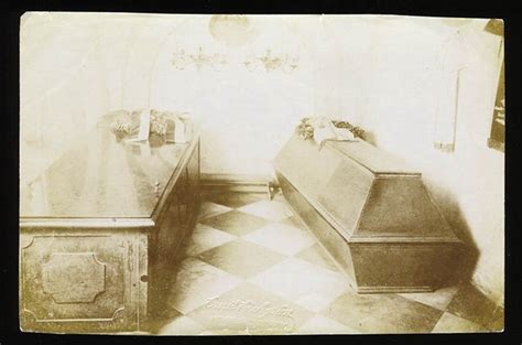 Early 1900s Snapshot Of Coffin And Casket Flickr Photo Sharing