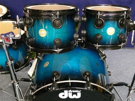 Dw Dw Collectors Laquer Specialty Drumset 2012 Regal Blue To Black