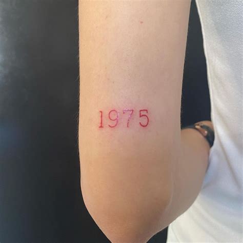 Tatuagem De Data 30 Ideias Para Você Eternizar Acontecimentos