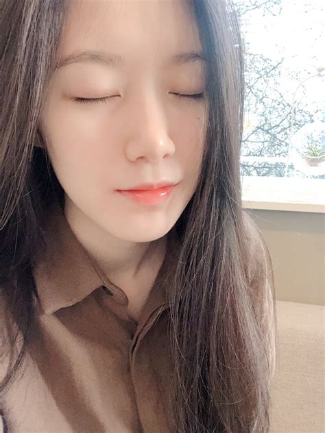 Ladies, i've decided to transition back to my natural curly hair and to a more natural me! Pin by Sherina Agnesya on g_i_dle | (g)i-dle, Yeh shuhua ...