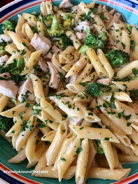 One Skillet Chicken And Broccoli Alfredo Pasta Easy Meal