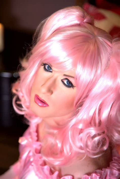 Cute Pink Sissy Crossdresser Linn Cox Photo 5