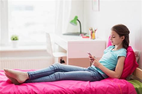 Nearly All 12 Year Olds Regularly Use Facebook Instagram And Twitter Big World News