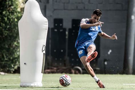 At 18 years of age the brazilian costs £11 million, a steal compared to the £141 million real paid in our test save. Kaio Jorge comemora renovação e diz que tem treinado como ...