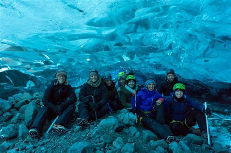 Iceland Northern Lights Group Travel For Young Professionals Travendly