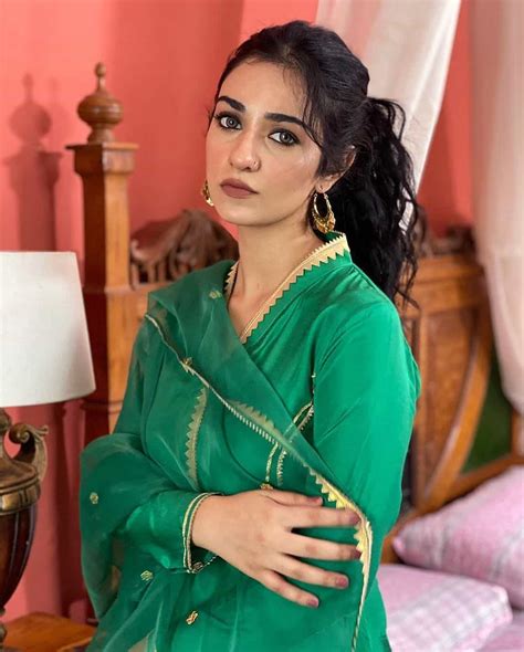 Beautiful Pictures Of Sarah Khan On The Set Of Her Drama Raqs E Bismil
