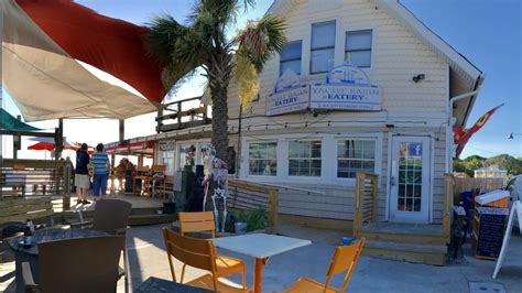 Outdoor decor image by Denzil Carpenter on Places to eat | Decor