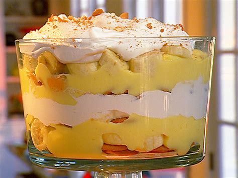 In a medium saucepan, cook milk, cream, granulated sugar, and remaining ¼ teaspoon salt over medium heat, stirring. Life In A Pink Bunny Suit: Recipe: Homemade Banana Pudding