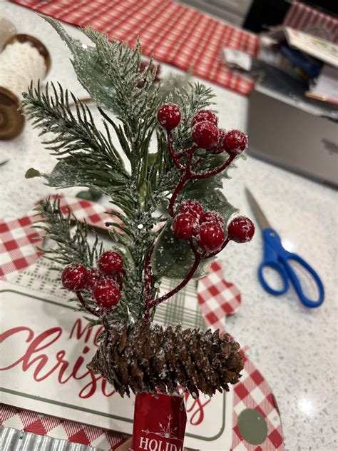 dollar general christmas sign makeover - Re-Fabbed