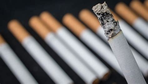 Florida Senate Panel Oks Bill Raising Age To 21 For Tobacco Vaping