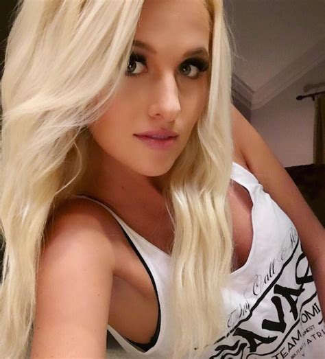 Hottest Tomi Lahren Bikini Pictures Expose Her Sexy Curv