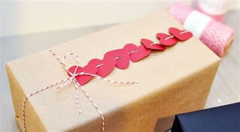 This is perfect for couple that need some adventure ideas ! Gift Wrapping Ideas For Valentine's Day