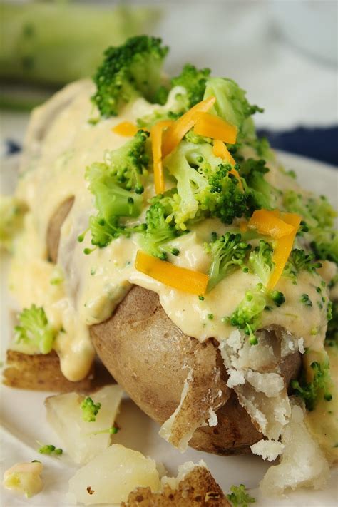 Baked Potatoes With Broccoli Cheese Sauce