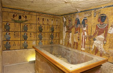 Aberta A Câmara Funerária De Tutancâmon