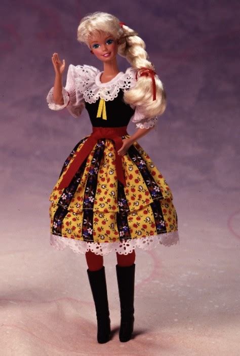 Barbie Dolls Of The World Europe Una Vitrina Llena De Tesoros