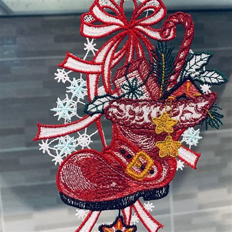Christmas Squirrel Fsl Tree Ornament Machine Embroidery Freestanding