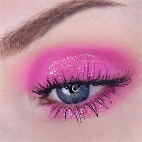 45 Pink Eye Makeup Looks To Make You Feel Dolled Up Sheideas