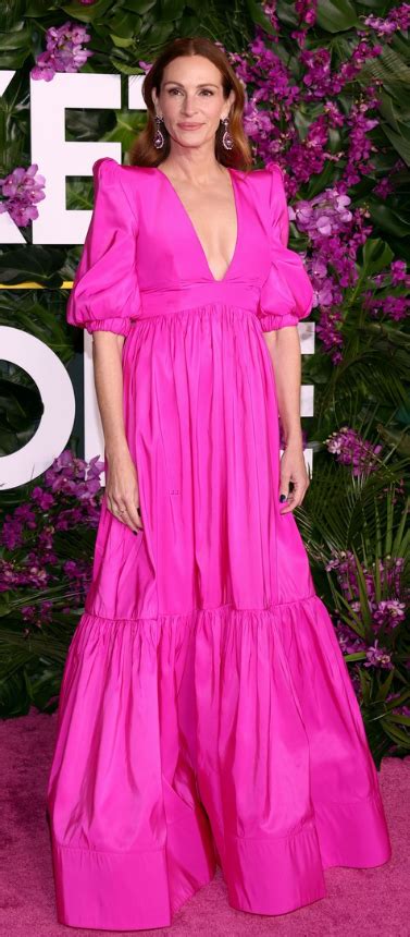 Who Made Julia Roberts Pink Dress Jewelry And Handbag Outfitid